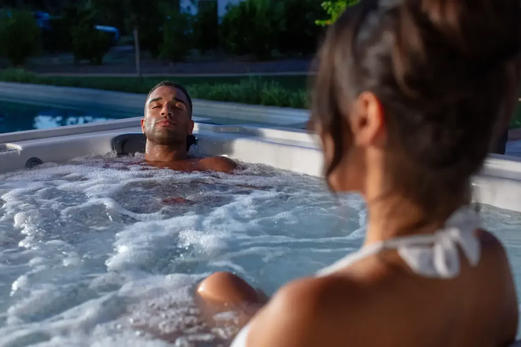 Memberships - Jacuzzi Hot Tubs Atlanta Jht Jlxl Detail Couple Relax01 - Jacuzzi Hot Tubs Atlanta