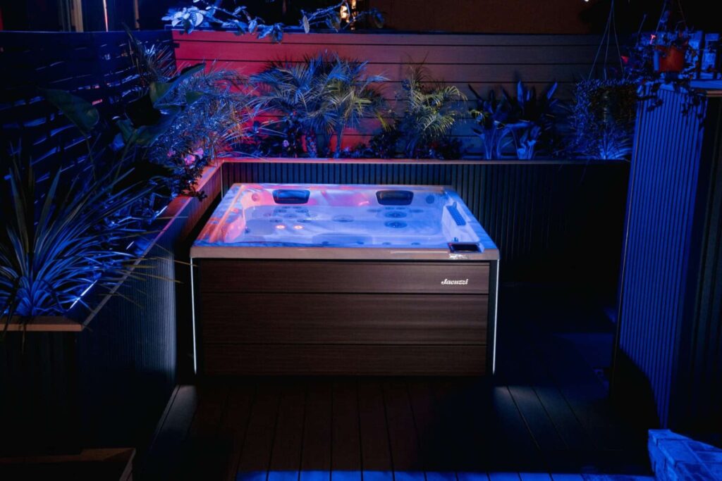 Jacuzzi J 404 Hot Tub Platinum Modern Hardwood Night 04 - Jacuzzi Hot Tubs Atlanta